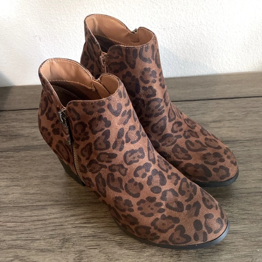 NIB [Style & Co.] Masrinaa Brown Leopard Ankle Block Heel Booties Women’s Sz 6 - Picture 6 of 14